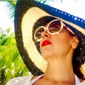 Meet your Posher, Celina